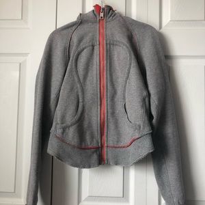 CROPPED LULULEMON SCUBA HOODIE